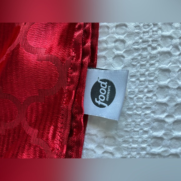 Food Network Red table cloth for square or long rectangle table. - Picture 5 of 5